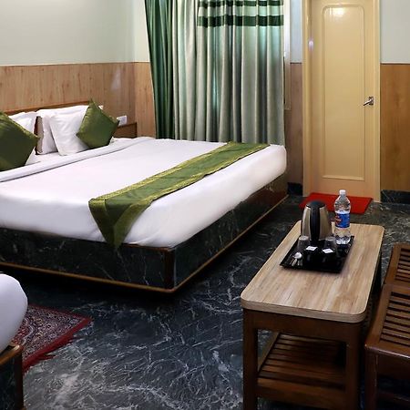 Oyo 22075 Hotel Bali Palace Катра Экстерьер фото