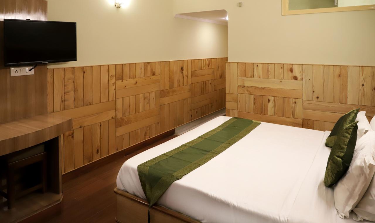 Oyo 22075 Hotel Bali Palace Катра Экстерьер фото