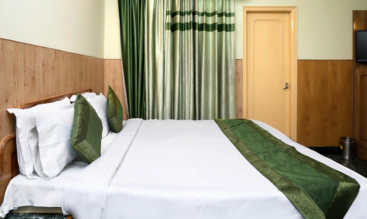 Oyo 22075 Hotel Bali Palace Катра Экстерьер фото