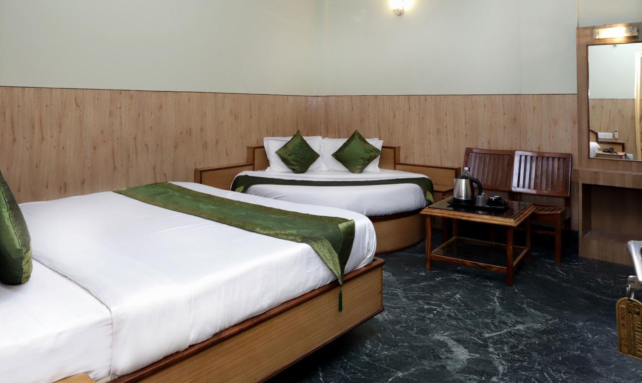 Oyo 22075 Hotel Bali Palace Катра Экстерьер фото