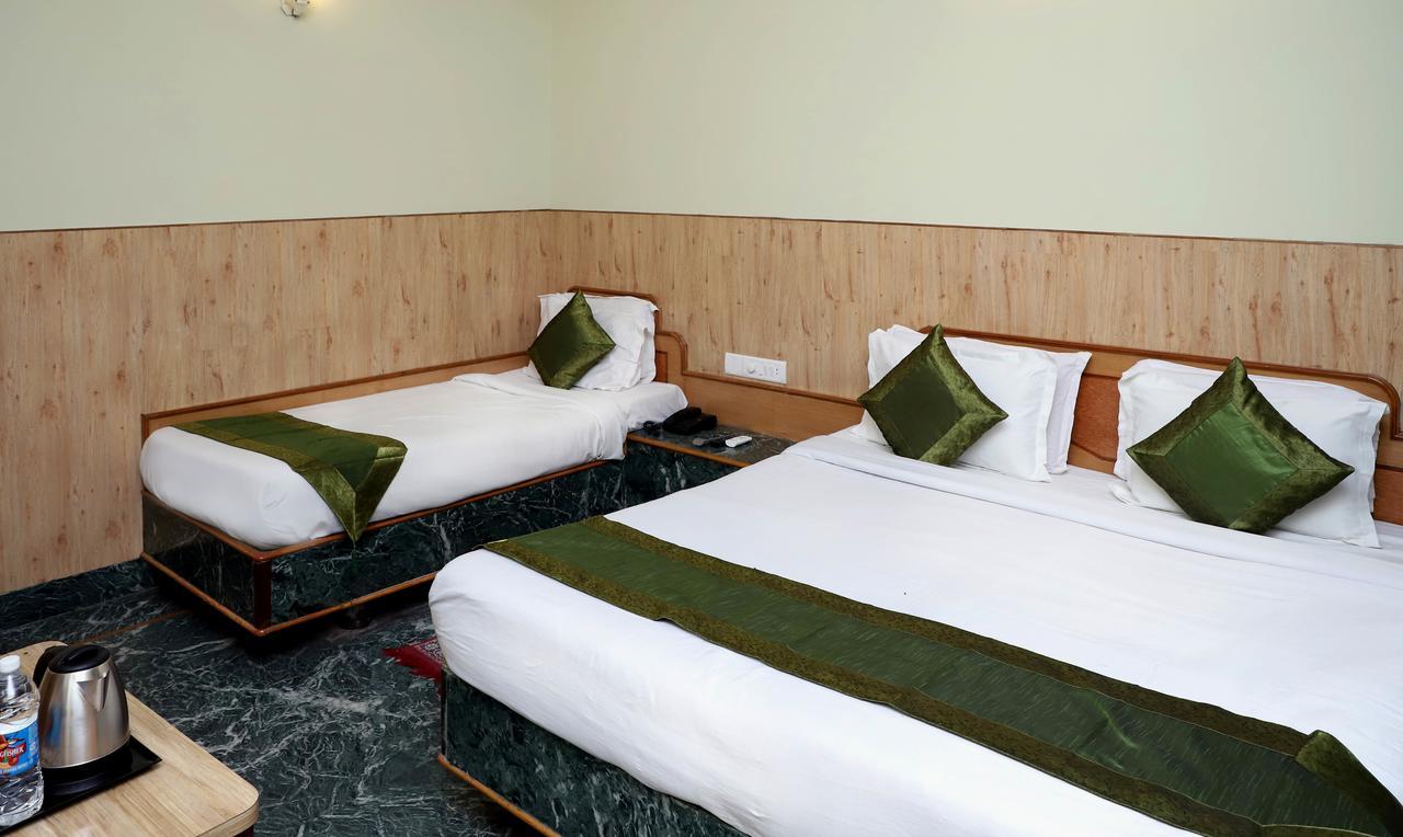 Oyo 22075 Hotel Bali Palace Катра Экстерьер фото