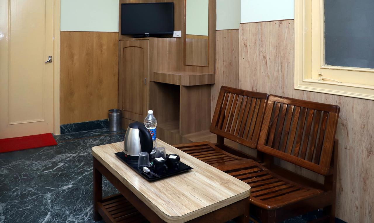 Oyo 22075 Hotel Bali Palace Катра Экстерьер фото