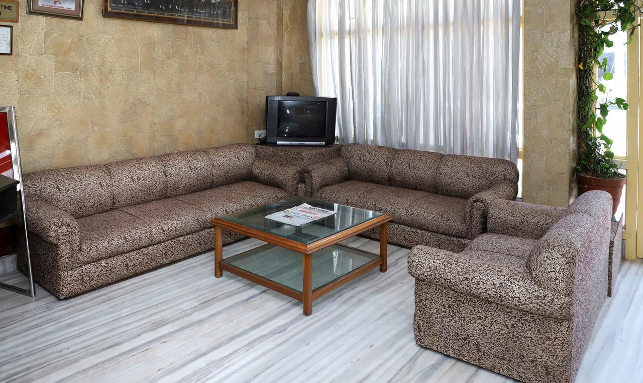 Oyo 22075 Hotel Bali Palace Катра Экстерьер фото
