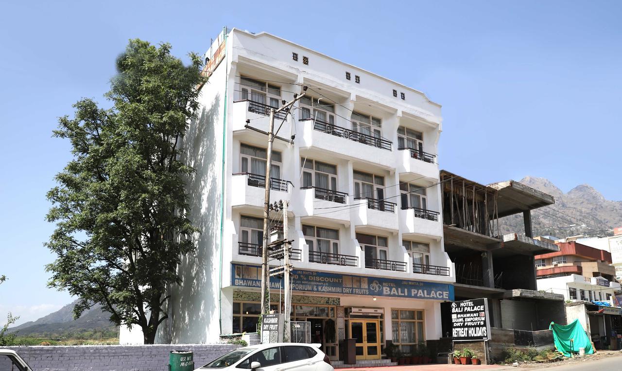 Oyo 22075 Hotel Bali Palace Катра Экстерьер фото