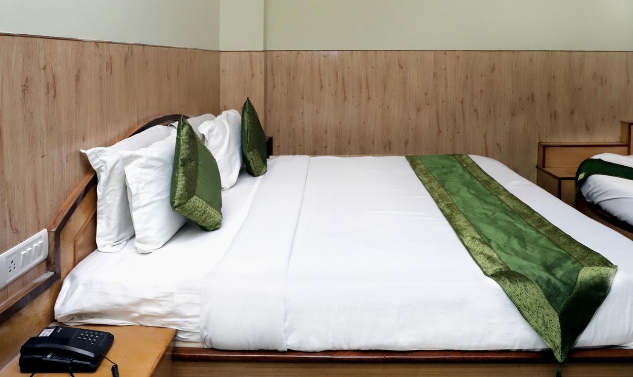 Oyo 22075 Hotel Bali Palace Катра Экстерьер фото