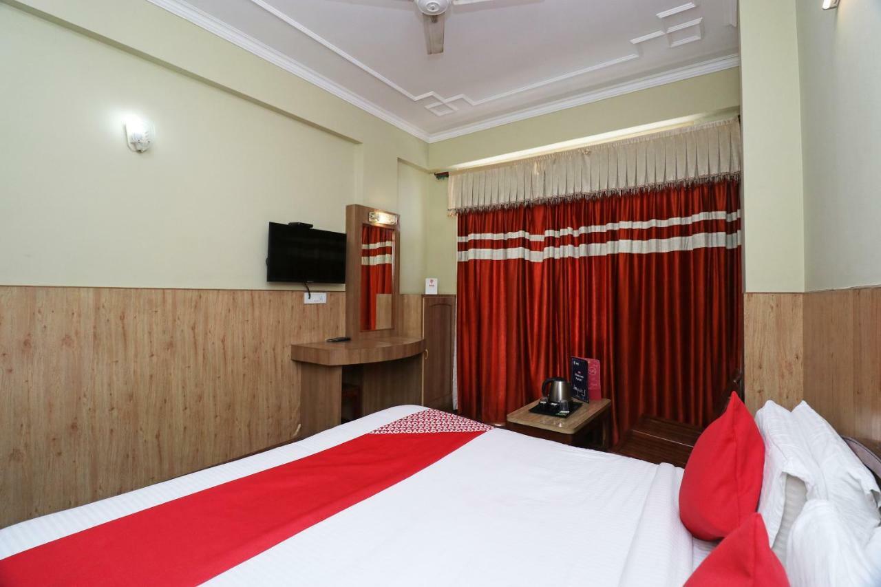 Oyo 22075 Hotel Bali Palace Катра Экстерьер фото